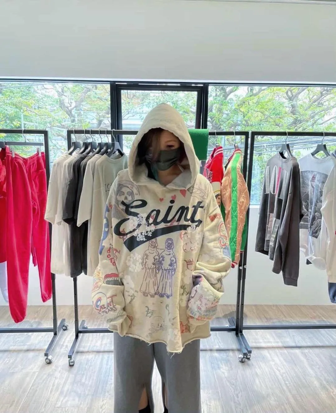 DENIM TEARS × ©SAINT M×××××× "SAINT TEARS" Graffiti Hoodie Joint Model Cotton Graffiti Hoodie Fully Printed Washed Distressed Holes Vintage Sweatshirt Gray S-XL Super Heavy Duty! The whole piece is printed with 35 screens and counterpoint printing!